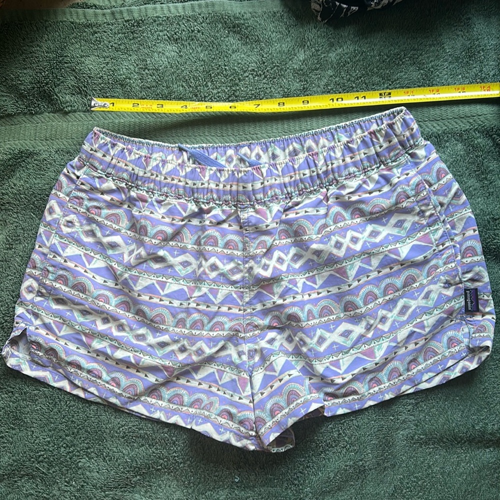 Patagonia Barely Baggies women’s size small shorts
